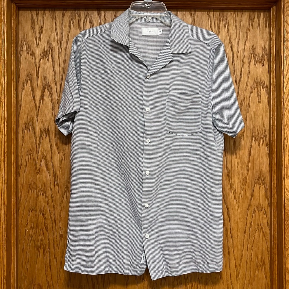 Onia casual button down polo shirt M